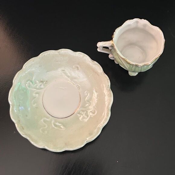 Vintage translucent Green and Gold Applied Demitasse Cup & Saucer. - Picture 3 of 3